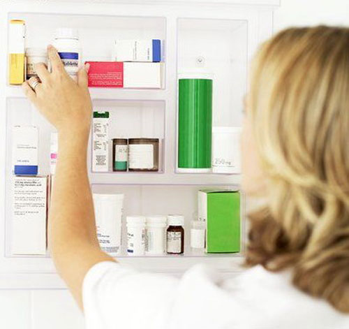 Ngày Tết: Chuẩn bị tủ thuốc gia đình như thế nào?