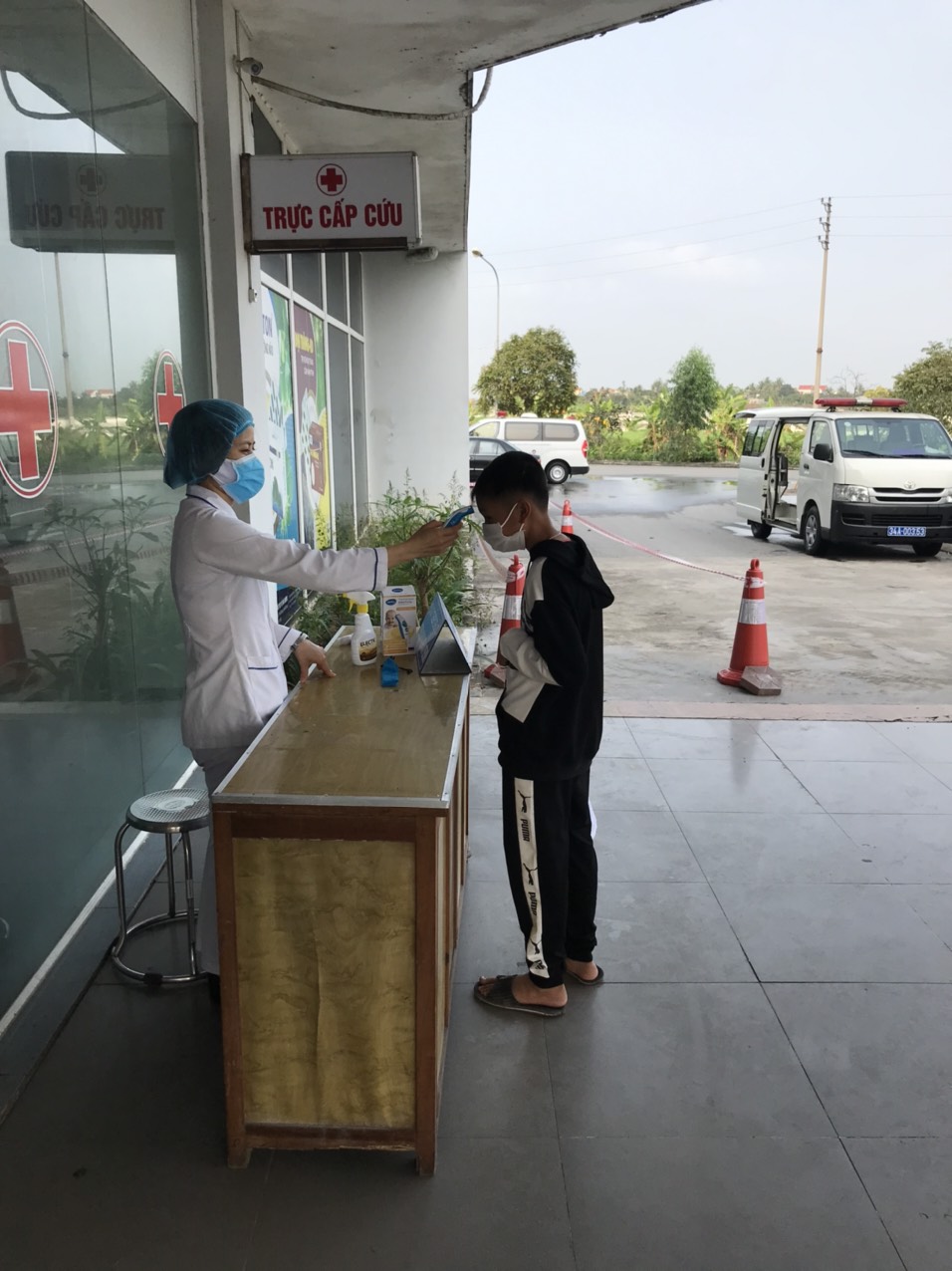 Thăm khám trong mùa dịch Covid-19: Nên hay không?