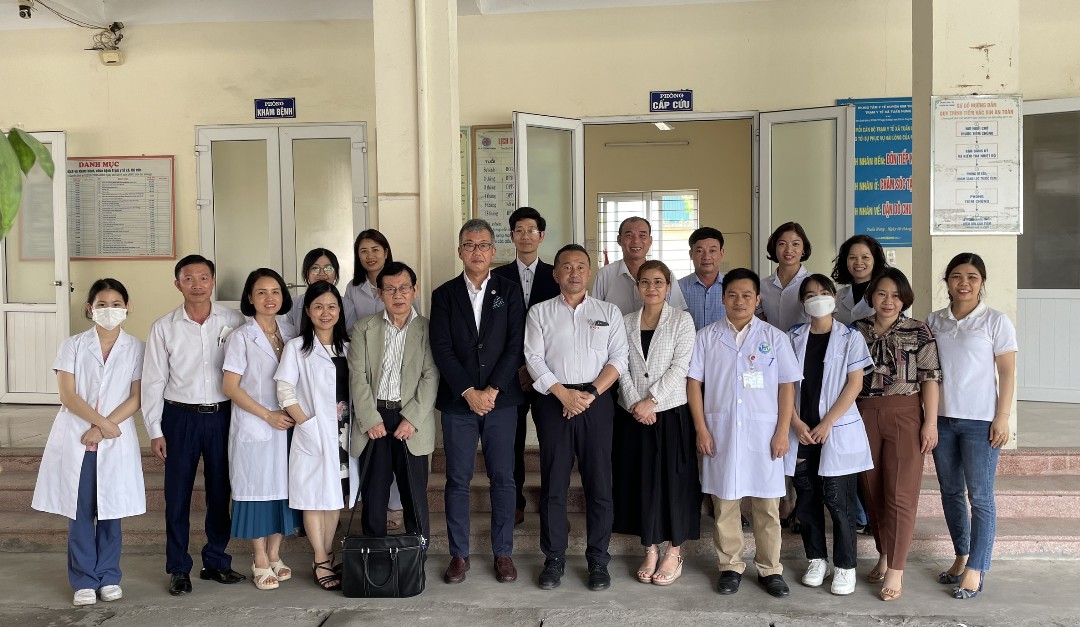 400 phụ nữ từ 60 tuổi trở lên được khám dinh dưỡng và bổ sung canxi tại xã Tuấn Việt