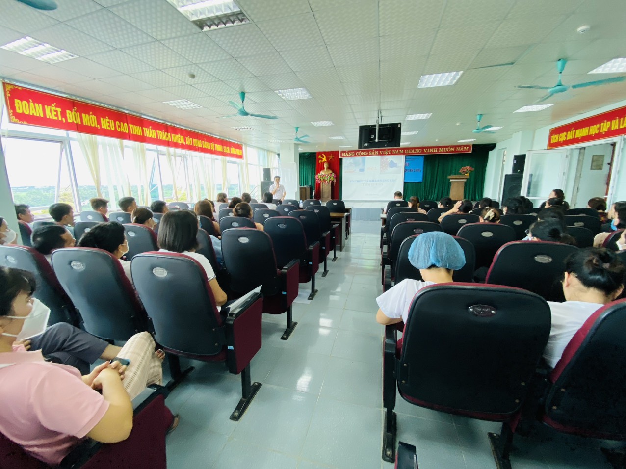 Kim Thành: tập huấn “thực hành an toàn tiêm chủng”