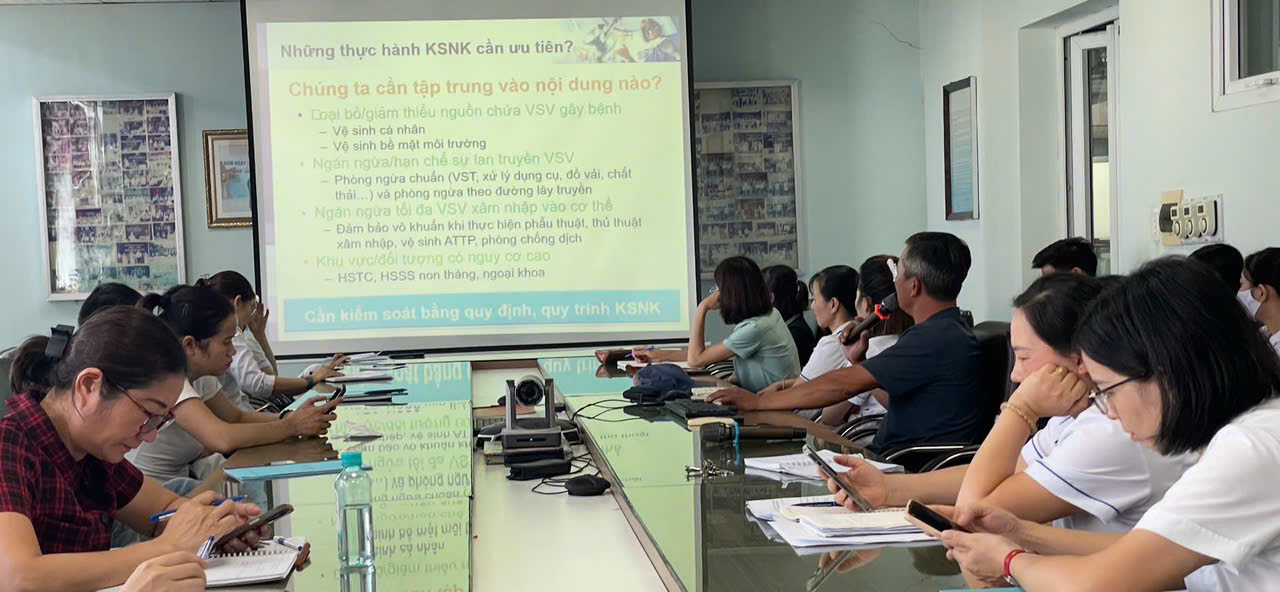 Tập huấn kiểm soát nhiễm khuẩn Quản lý chất thải y tế năm 2025