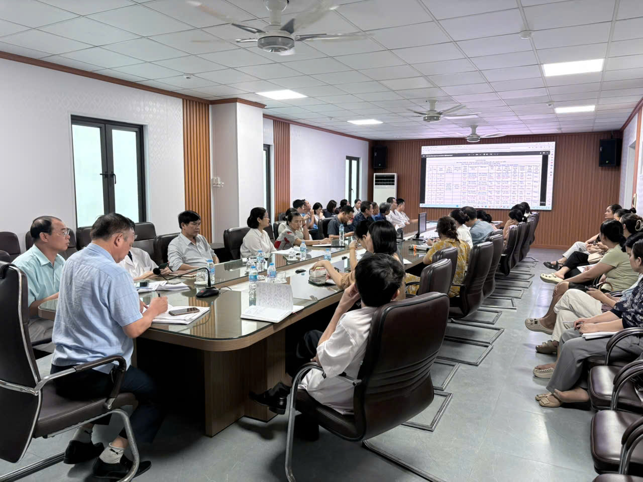TRUNG TÂM Y TẾ KIM THÀNH: TỔ CHỨC HỘI NGHỊ SƠ KẾT CÔNG TÁC KHÁM SỨC KHỎE ĐỊNH KỲ CHO NGƯỜI CAO TUỔI ĐỢT 1, TRIỂN KHAI KẾ HOẠCH ĐỢT 2 NĂM 2026 TRUNG TÂM Y TẾ KIM THÀNH: TỔ CHỨC HỘI NGHỊ SƠ KẾT CÔNG TÁC KHÁM SỨC KHỎE ĐỊNH KỲ CHO NGƯỜI CAO TUỔI ĐỢT 1, TRIỂN KHAI KẾ HOẠCH ĐỢT 2 NĂM 2026